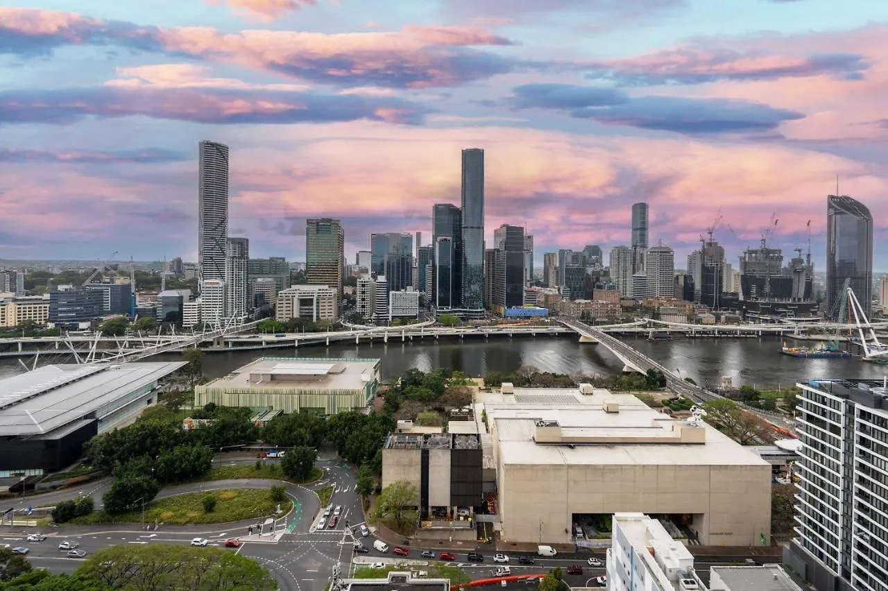 Multi Million River View 3Bd Penthouse At Southbank Brisbane